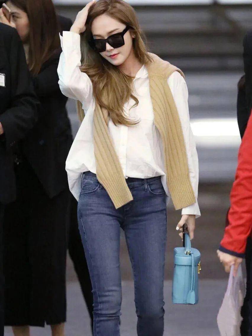 jessicakrystal郑氏姐妹机场look