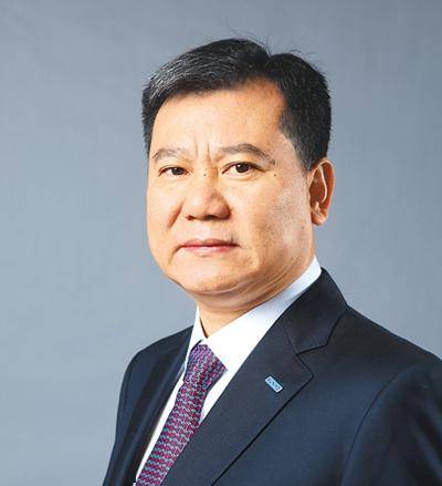 北京设备公司铆工班长 刘加军全国人大代表,安徽省淮北市市长 戴启远