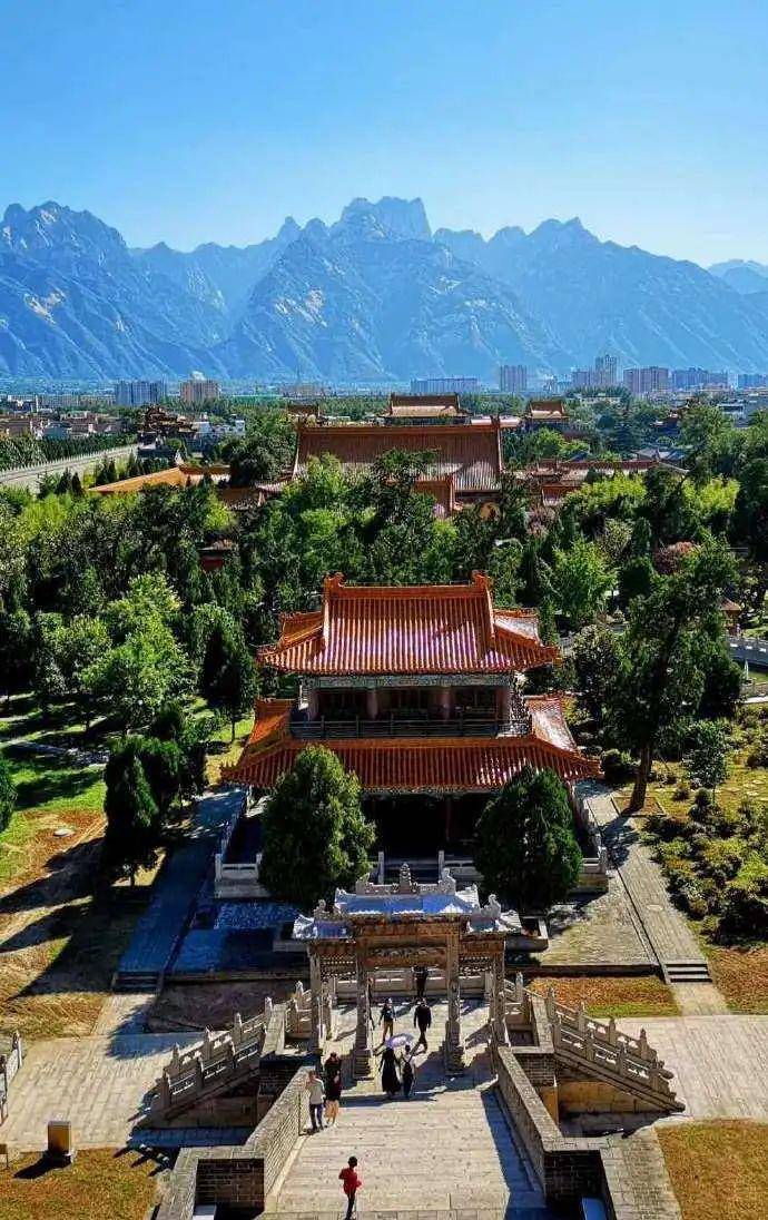 西岳庙是供奉西岳大帝华山神的庙宇,始建于汉武帝时代,后成为历代帝王