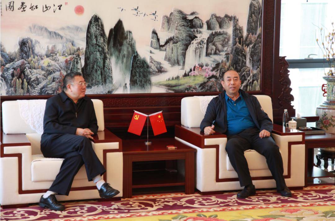 唐胜一行莅临万城集团调研考察075月22日万城集团董事长一行莅临农场