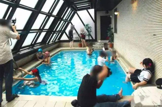 是男人都知道的日本「最污泳池」,或许今后再也看不到了