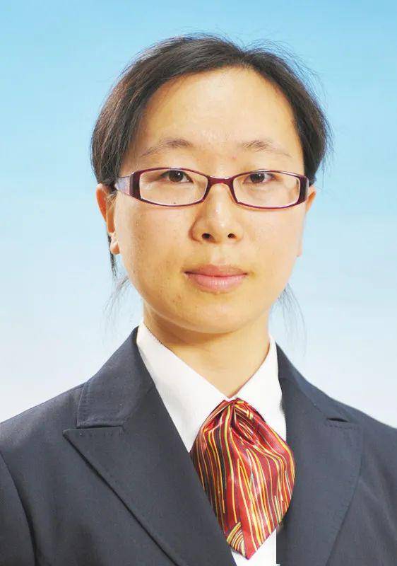 宋丽梅01 护理学本科,副主任护师01 获得国家级icu专业护士资格证