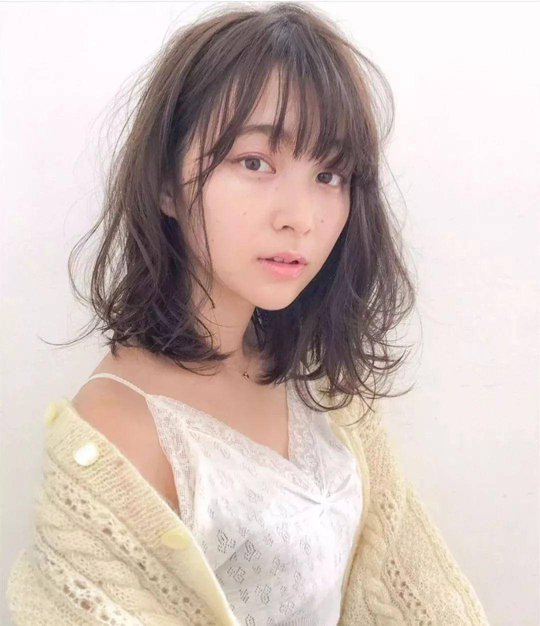 [慵懒短卷发打造属于你的高级脸  发型志  前天]