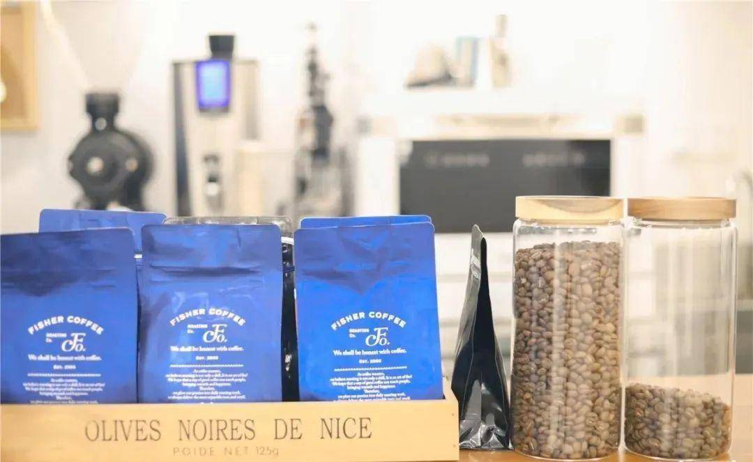 在舌面跳舞aroma 的特别门店,取名嘲鸫,寓意"嘲鸫鸟",学舌鸟的意思,主