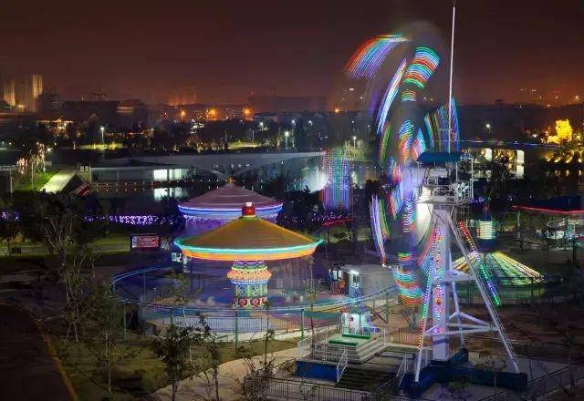 1,市民票:送惊险刺激的海盗船或令人黯然销魂的惊魂洞.