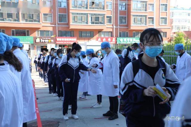 代树奇深入孙吴县第二中学教育集团检查初三开学复课情况