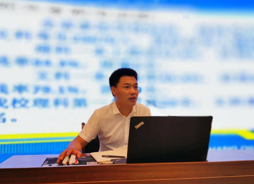 艰难困苦,玉汝于成——商丘工学院附属兴华学校全体中层干部会议胜利