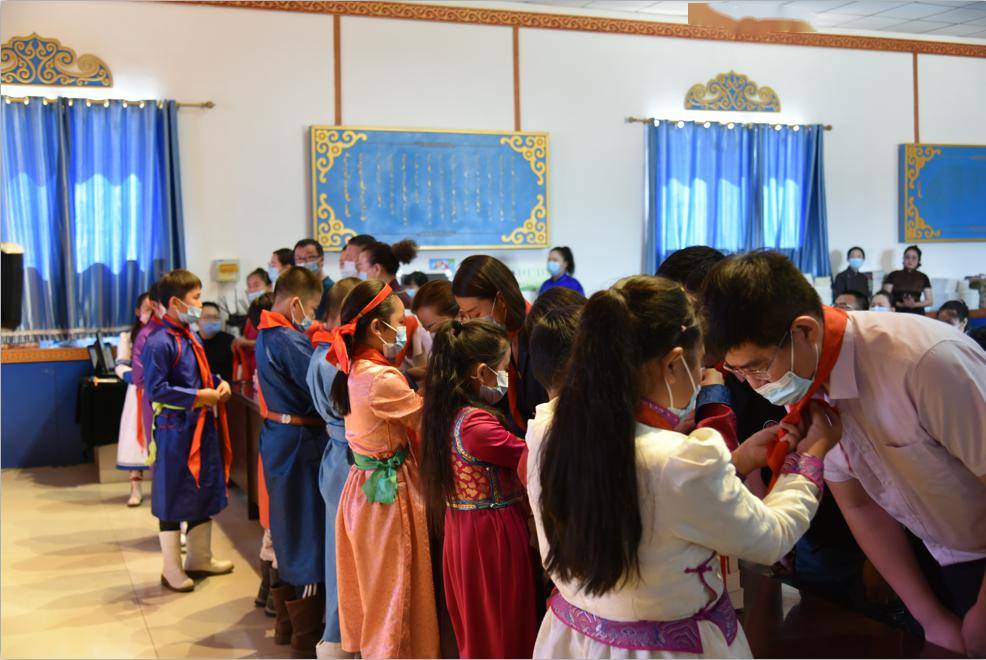 额济纳旗蒙古族学校图片