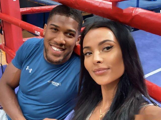 长相更是英俊帅气,所以不像是找不到老婆的人,为此约书亚承认他想得到