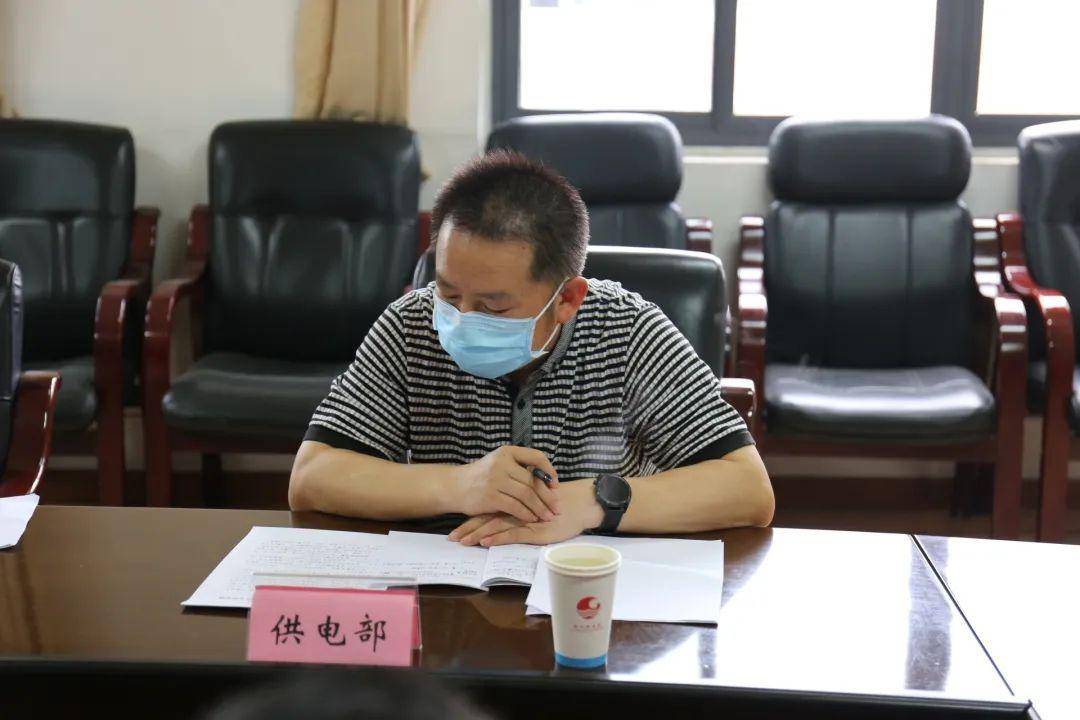 集团公司副总经理杨厚昌到段检查调研