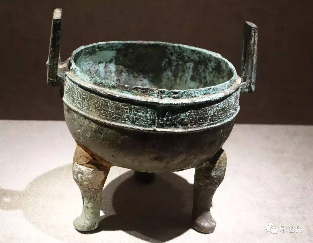 从三星堆横肉人面到战国虎踞铜淳于成都博物馆青铜器上篇