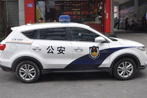 他為洩憤拿彈弓打壞6輛警車的6塊玻璃你猜結果怎麼著