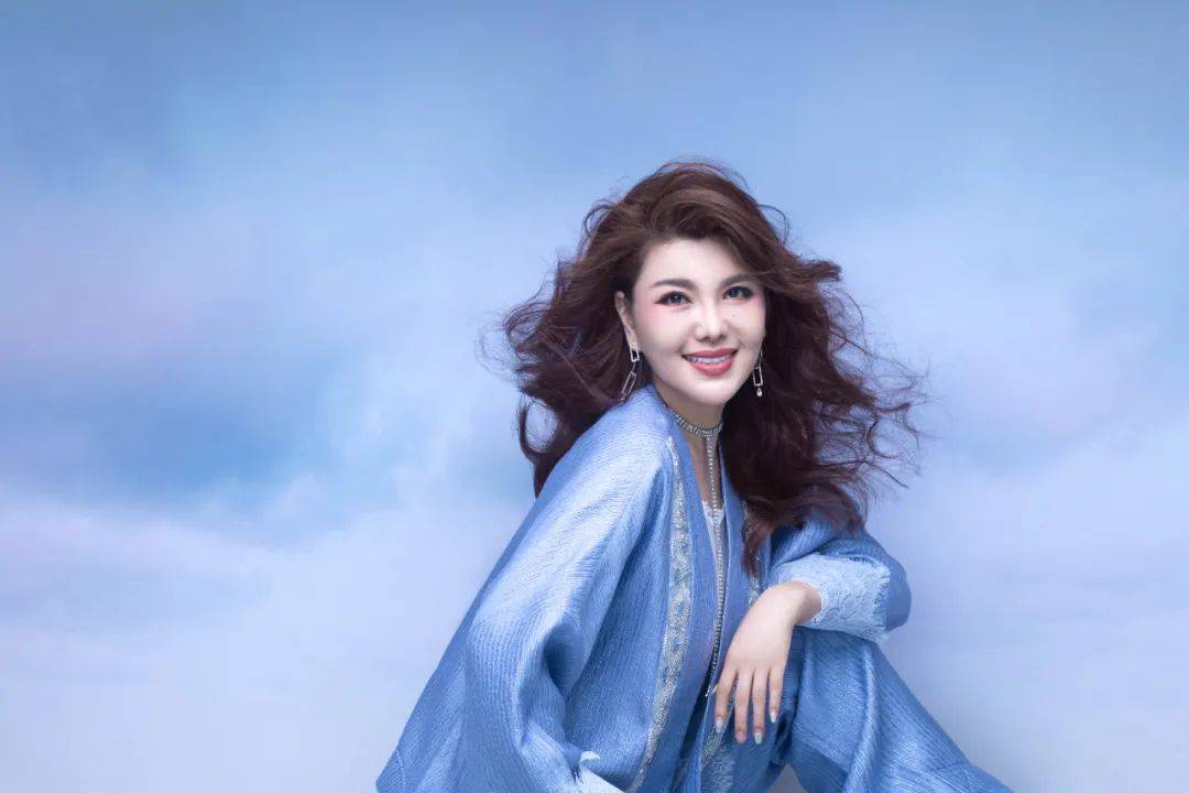 乌兰图雅经典歌曲《凤凰飞》_凤凰飞_乌兰图雅