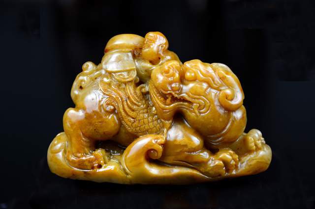 秘藏 清時代 寿山石 彫刻 梅竹酒瓶 置物 純手彫 極細工 古美味 古美術 Z0501