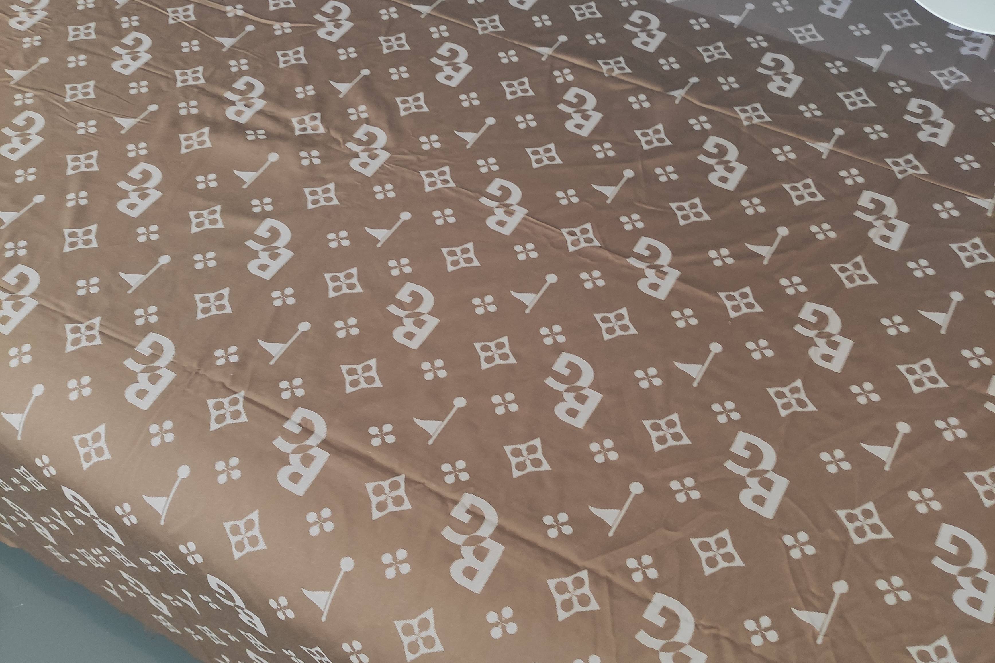 纺织行业新出路 服装面料激光烧花机 激光雕花无耗材更环保