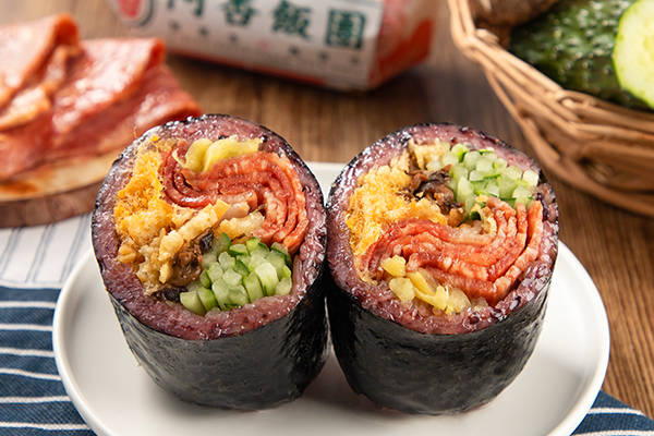 香肠培根饭团制作_饭团_培根_香肠