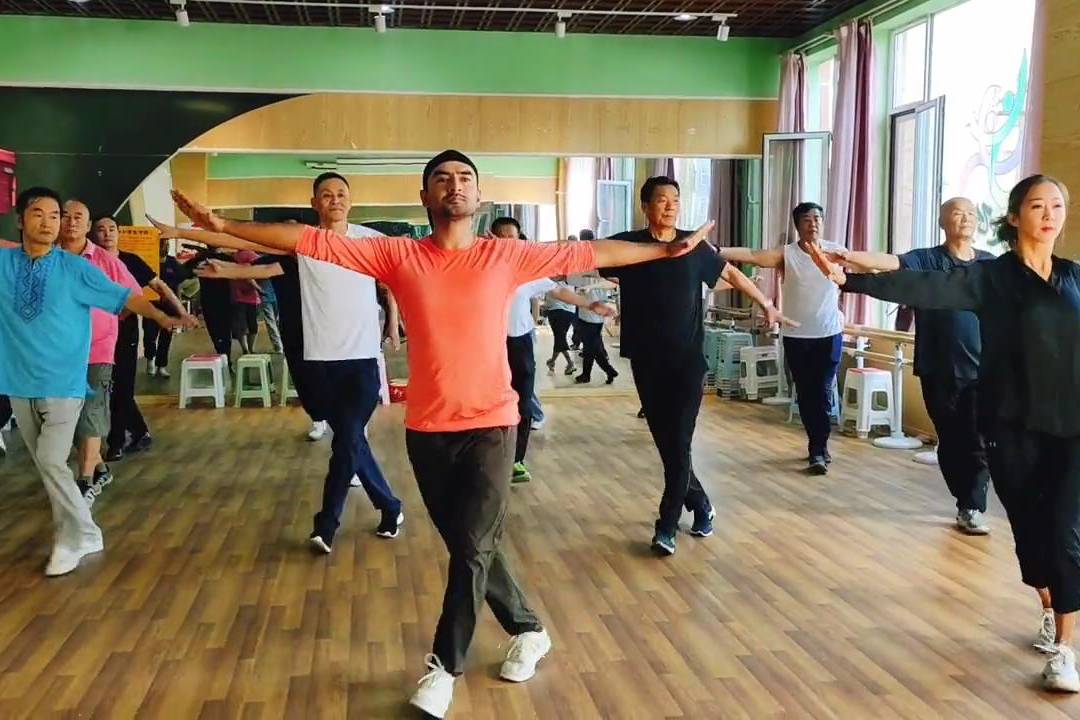 阿卜杜老师新疆舞男步教学视频