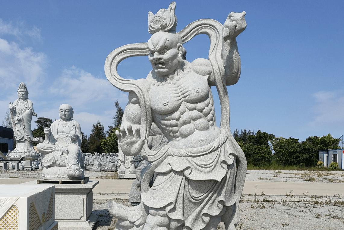 石雕门神哼哈二将雕刻完工