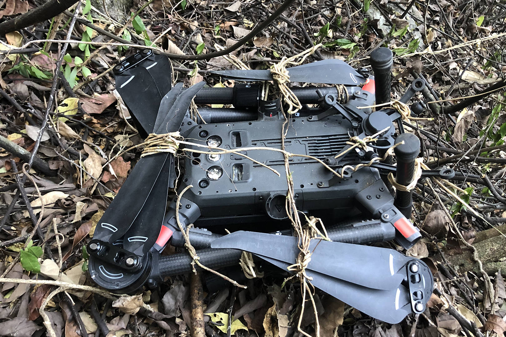 无人机炸机合集 第265期 首次起飞无人机就炸了,损失真惨重_无人机