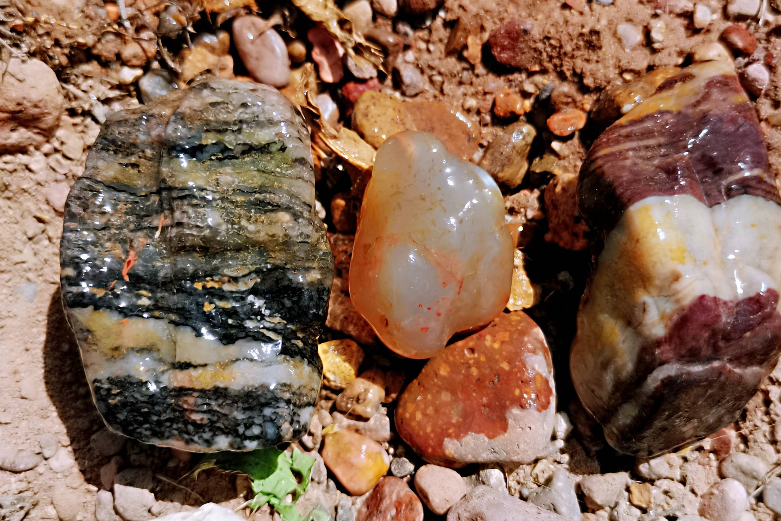 枝江玛瑙河的石头种类图片