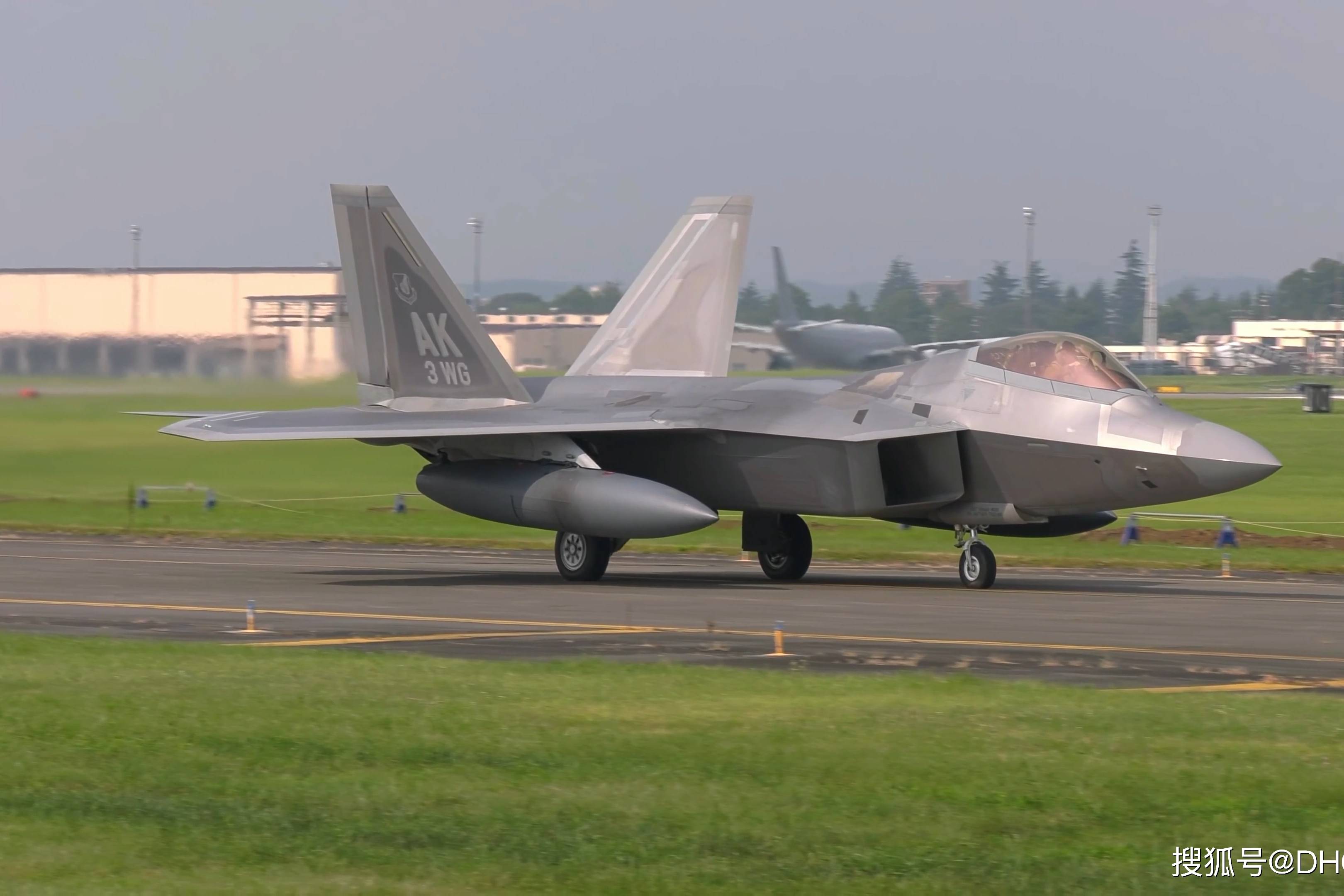 4kf22猛禽战斗机滑行