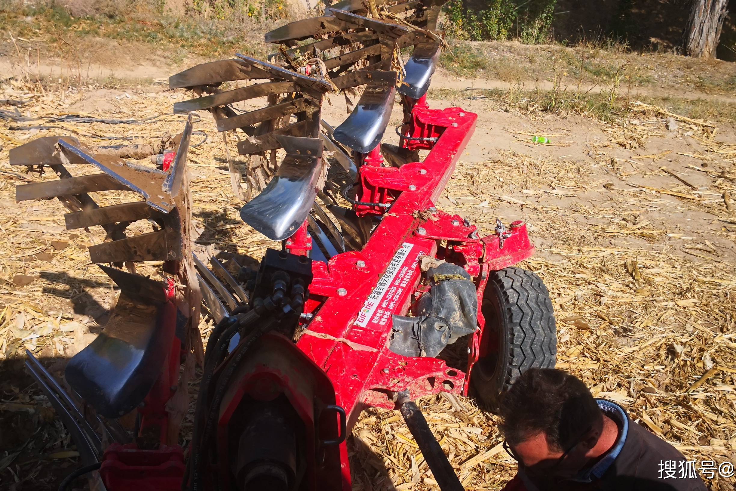 看一下这就是新疆最贵的四铧犁