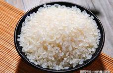 蒸米饭有技巧，记住2点，米饭粒粒饱满，口感好味道香，孩子爱吃