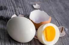 煮鸡蛋，用清水煮是外行！多加2样，鸡蛋软嫩鲜香，不破壳好剥壳