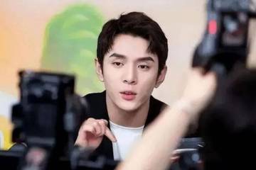 AMIRO觅光美容仪被质疑“割韭菜”：线上线