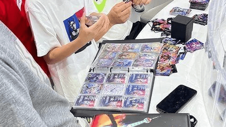 家长花200万给娃集奥特曼卡没集齐，你认为是溺爱吗？