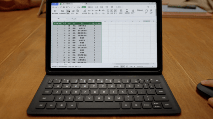 华为发布首款柔光平板matepad，你觉得哪个更护眼？