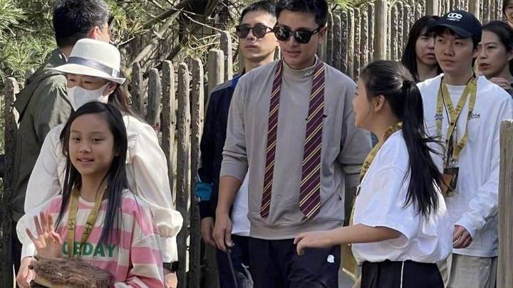 贾乃亮带女儿游环球影城，你觉得甜馨可爱吗？