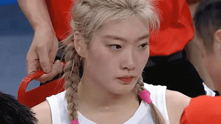 中国女篮3人获巨奖，李梦韩旭成功臣，年入千万，你怎么看？