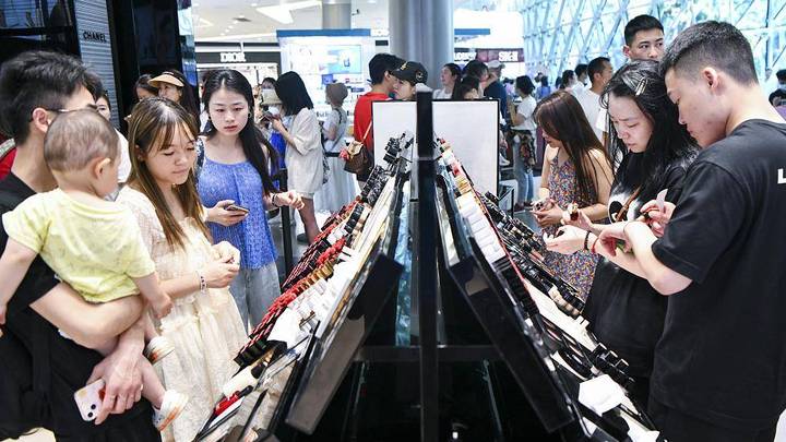一季度接待人次、营收均超过疫情前水平，你喜欢中国旅游集团吗？
