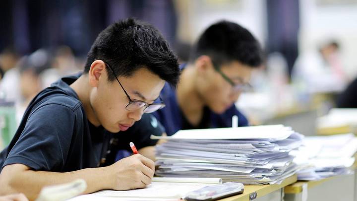 2024国家公务员考试，招录近2.5万人，你报考了吗？