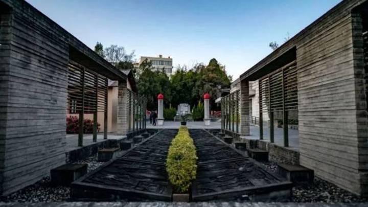 你喜欢西南联合大学的校歌吗？