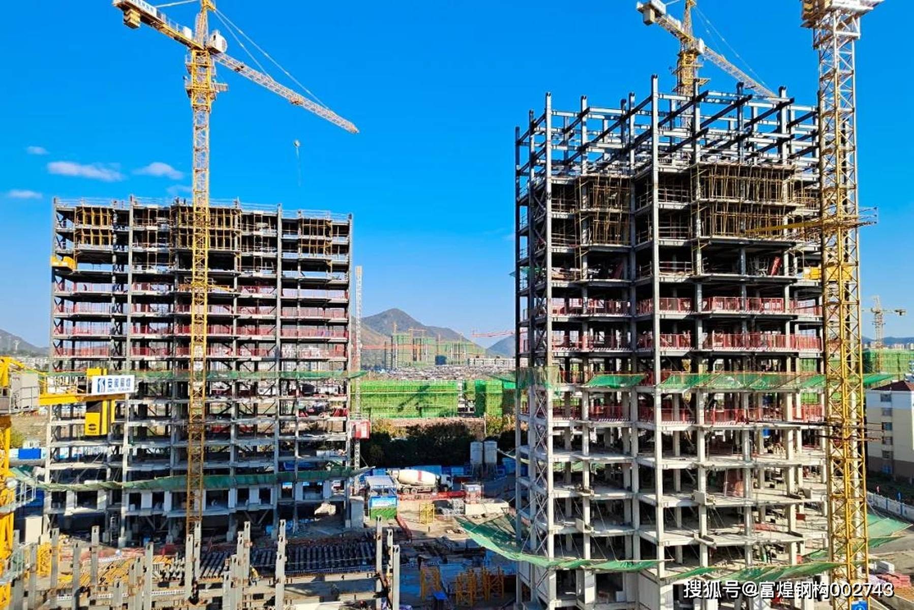 富煌钢构跑出装配式建筑“新速度”!巢湖市首个装配式钢结构高层住宅封顶