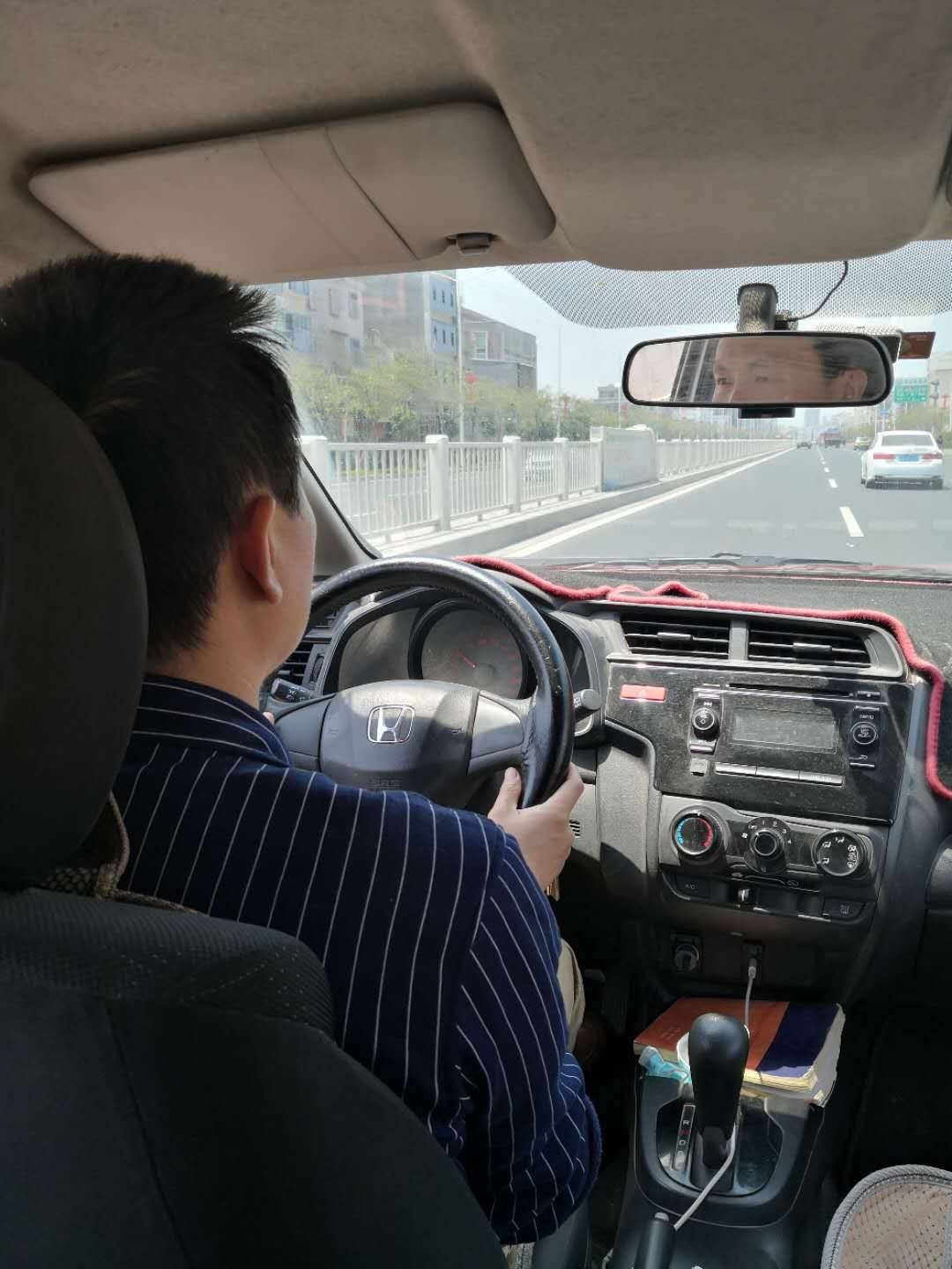 原创滴滴师傅送女乘客的老公去男科医院看病