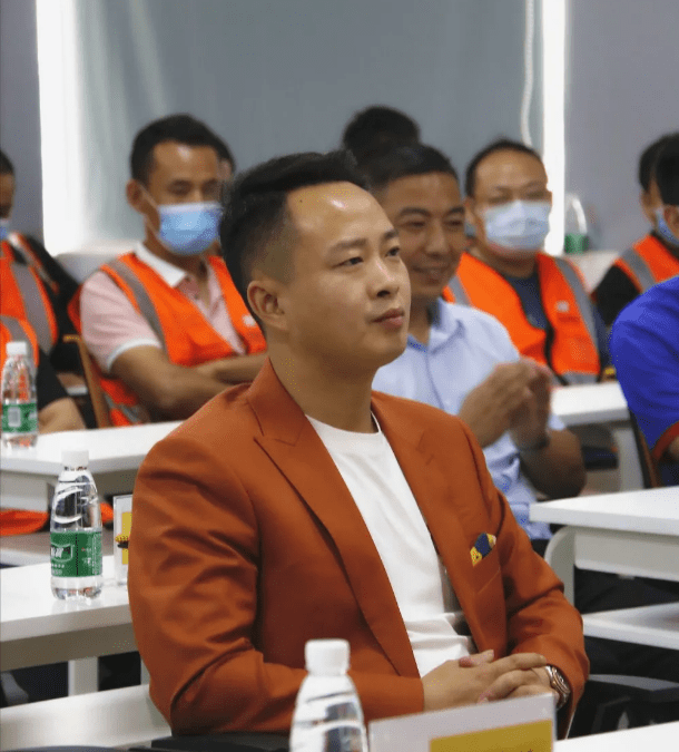 和物流承运商莅临现场,以及三津集团管理团队,副总裁余和节先生,三津