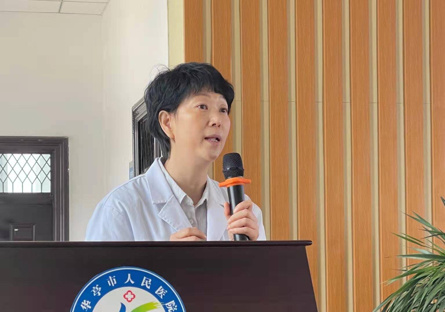 呼吸与危重症医学科阳甜副教授,血管外科杨林副教授,急诊科王军副教授