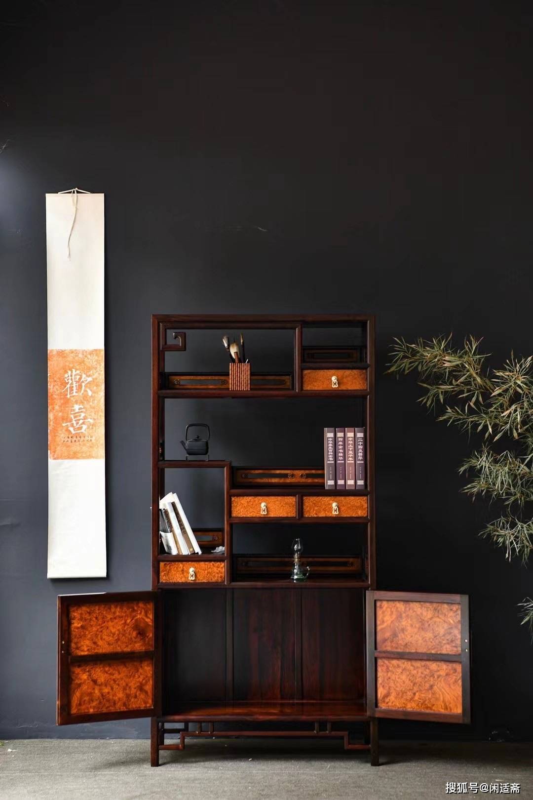 文人雅器,大红酸枝镶瘿木,博古书柜_抽屉