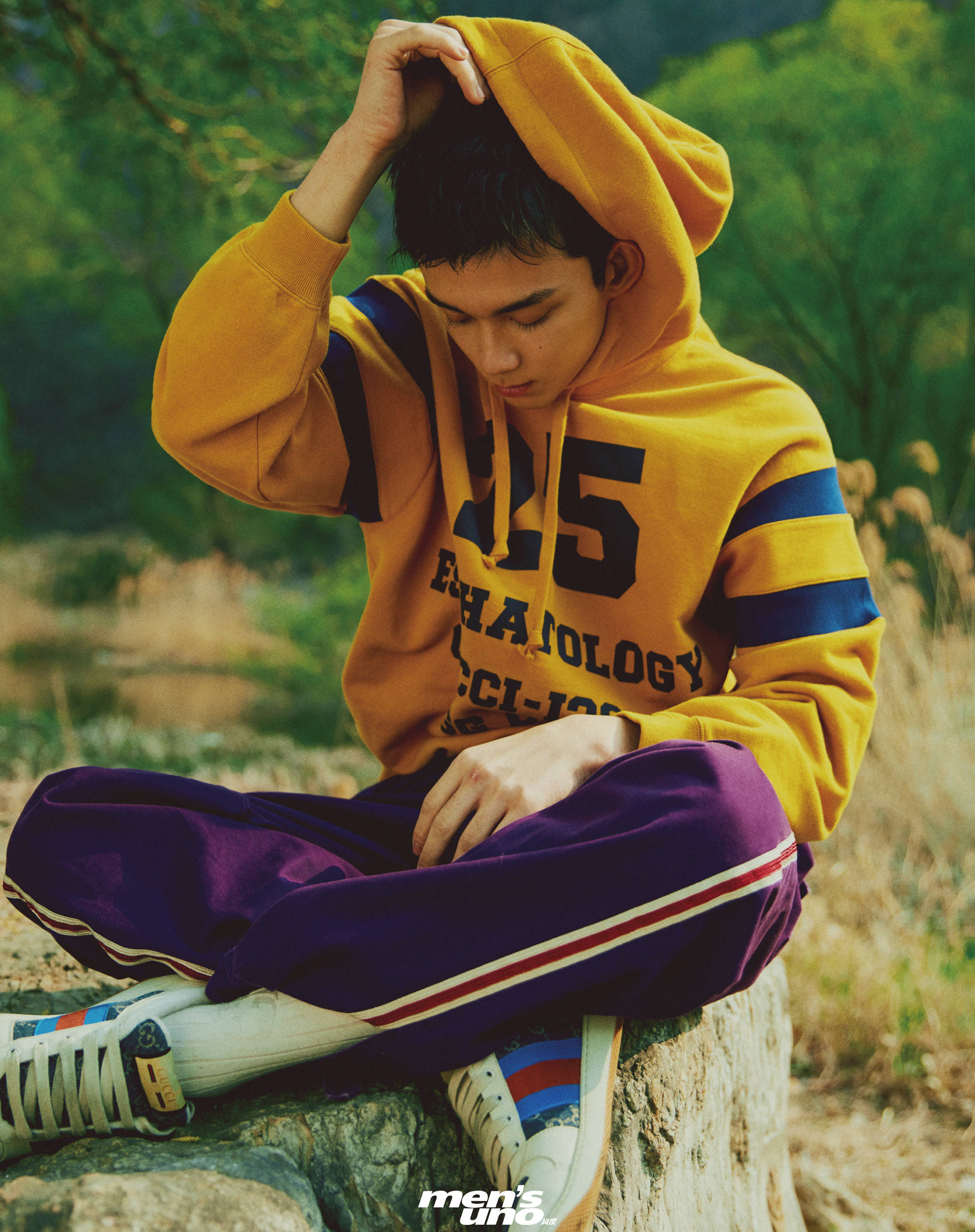 吴磊登杂志五月刊封面 展现热血少年的肆意青春