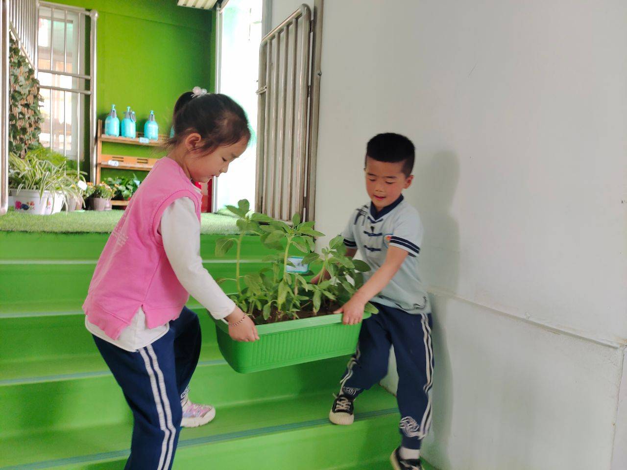 惠济区古荥幼儿园欢迎五一体验劳动