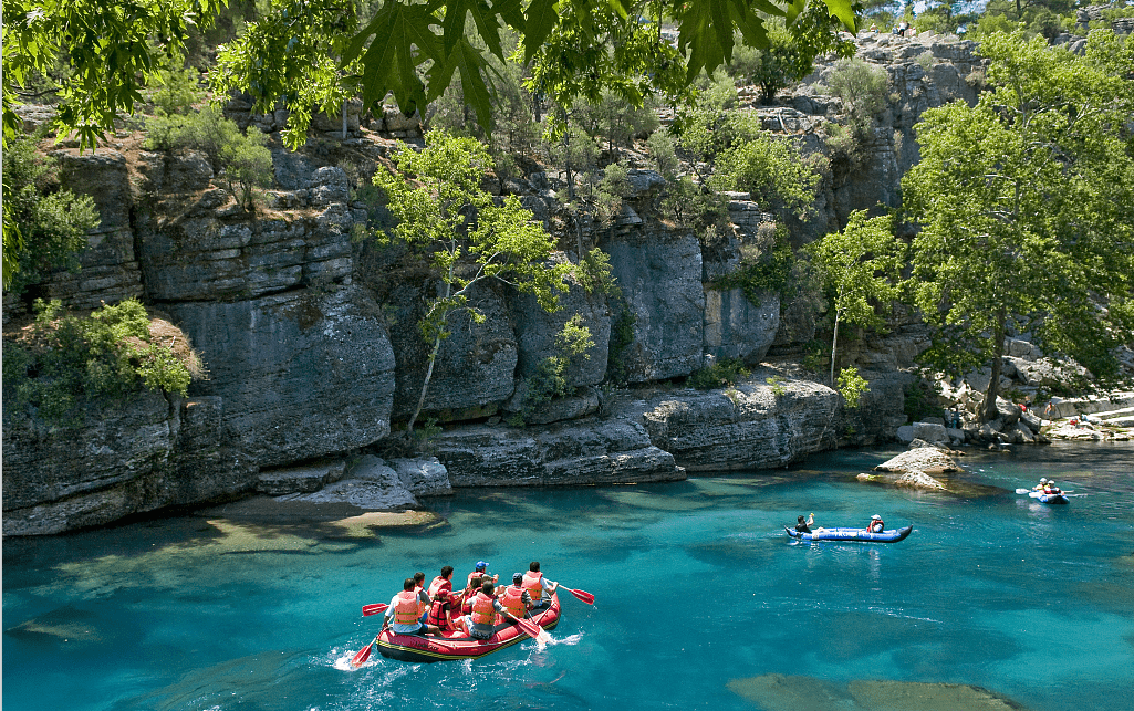 丛林漂流鹤鸣山原始森林全程36公里丛林穿越遍赏惊艳美景