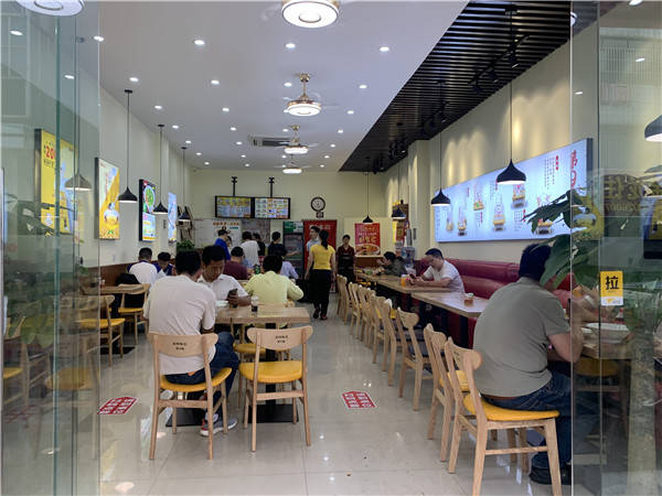 加盟馄饨店排行榜_沈阳30多年的馄饨店,凭着3种馅料的馄饨,屹立不倒人气依旧(2)