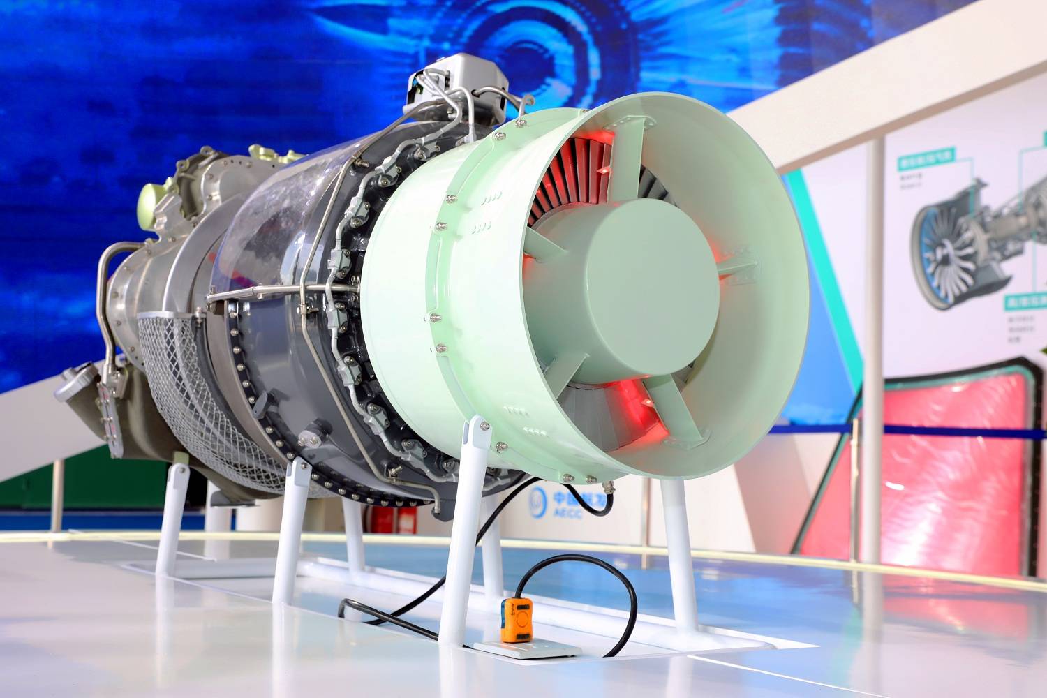 美刻作为航空展会专业搭建商携中国航发打造最具科技感的展台