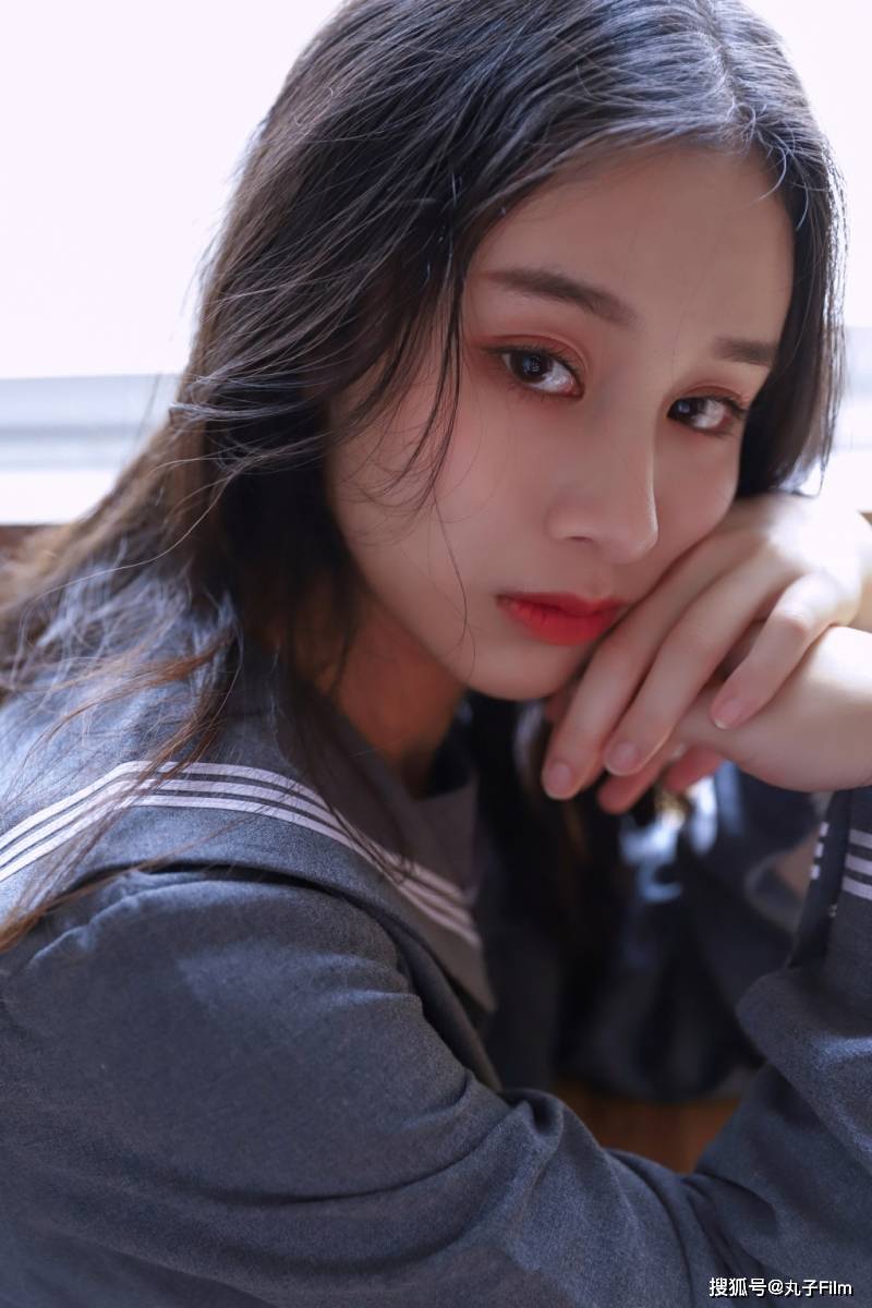 性感美女时尚写真制服少女学生妹清纯动人甜美可爱