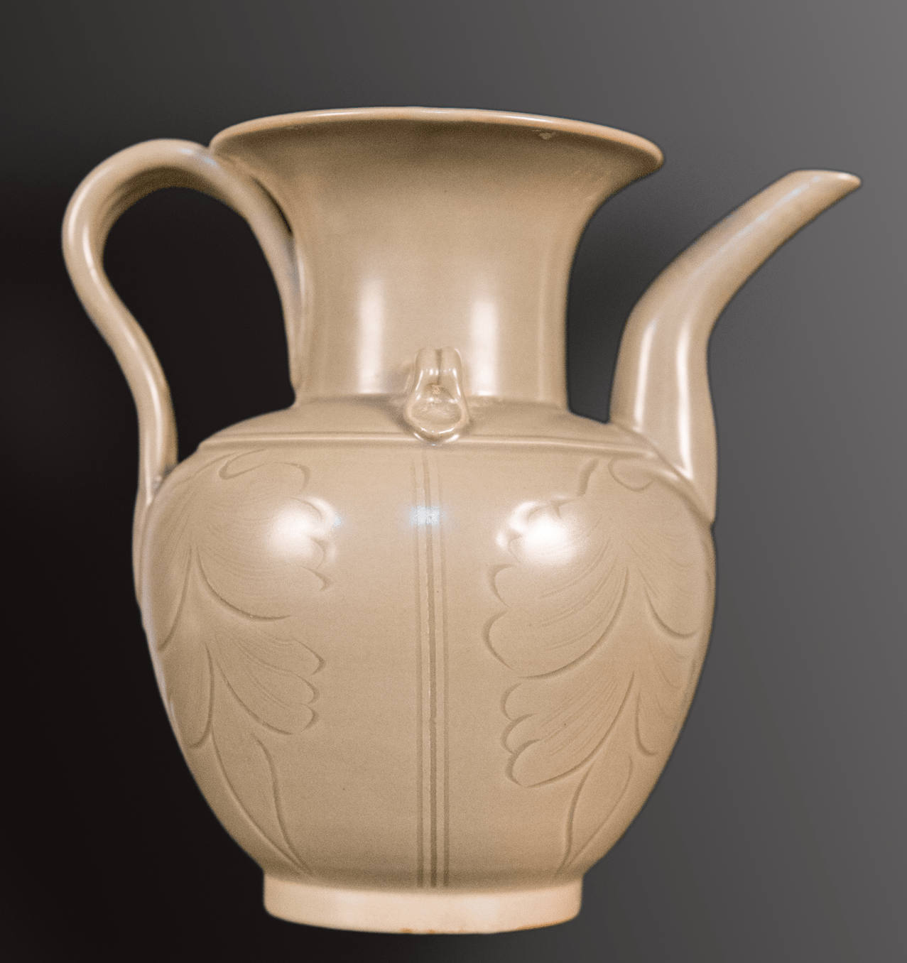 中享拍卖——北宋越窑秘色瓷执壶