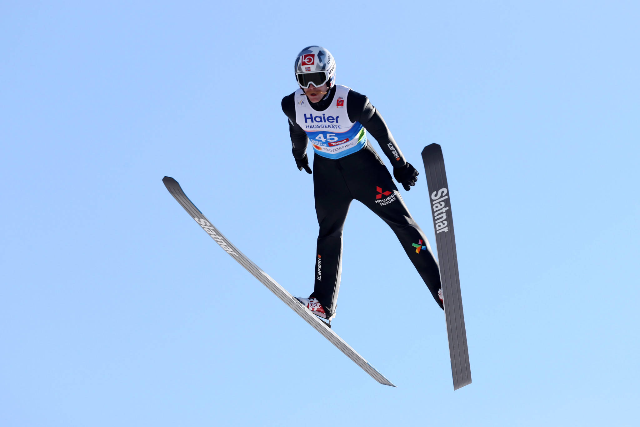 冬奥跳台滑雪冠军图片