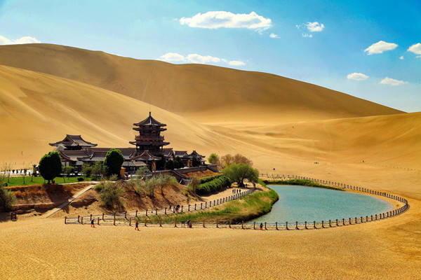 鸣沙山月牙泉风景名胜区